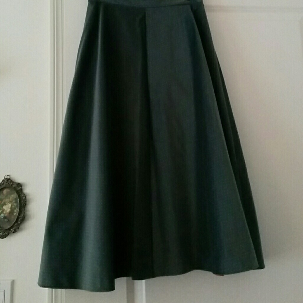 🌺 2/$15 or 4/$25 Vintage Blue Velvet Skirt